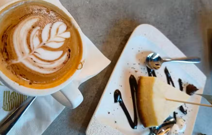 Popular Pakistani Café Sued for Imitating Branding of Global Coffee Chain