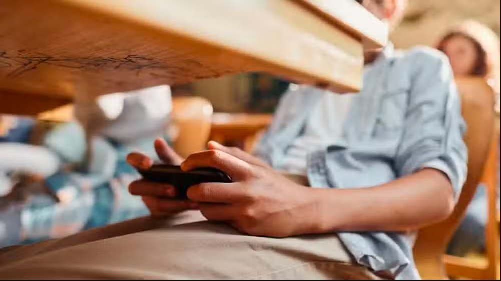 Punjab Enforces Complete Ban on Mobile Phone Use in Schools.